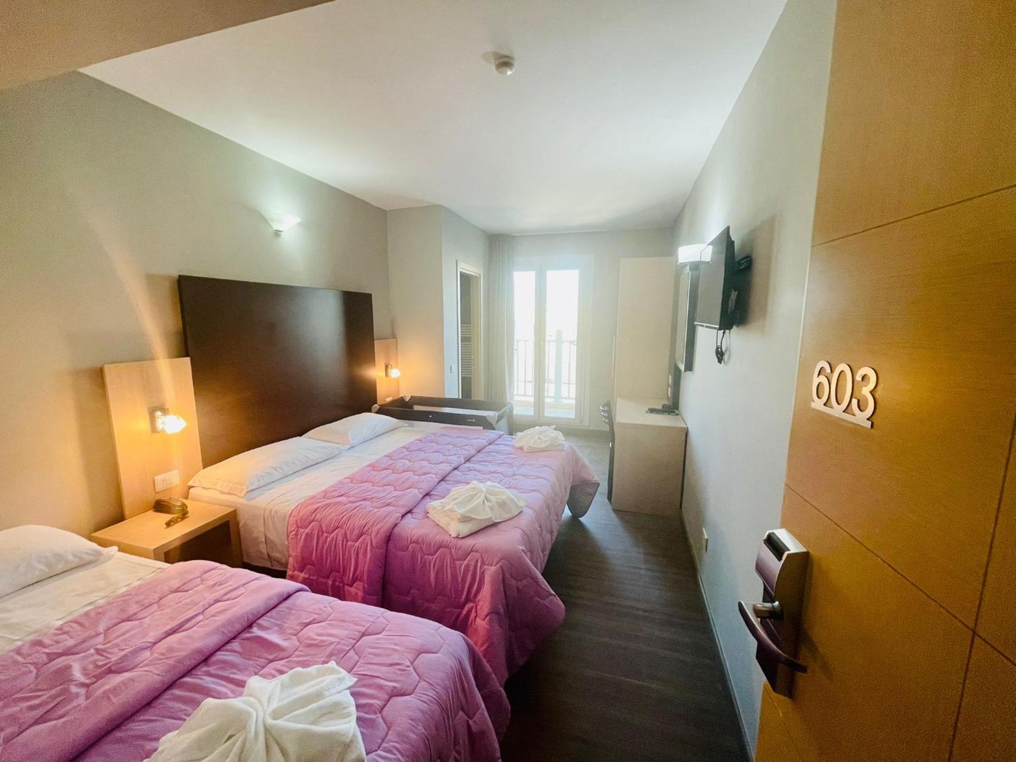 Hotel Aiglon 리미니 외부 사진